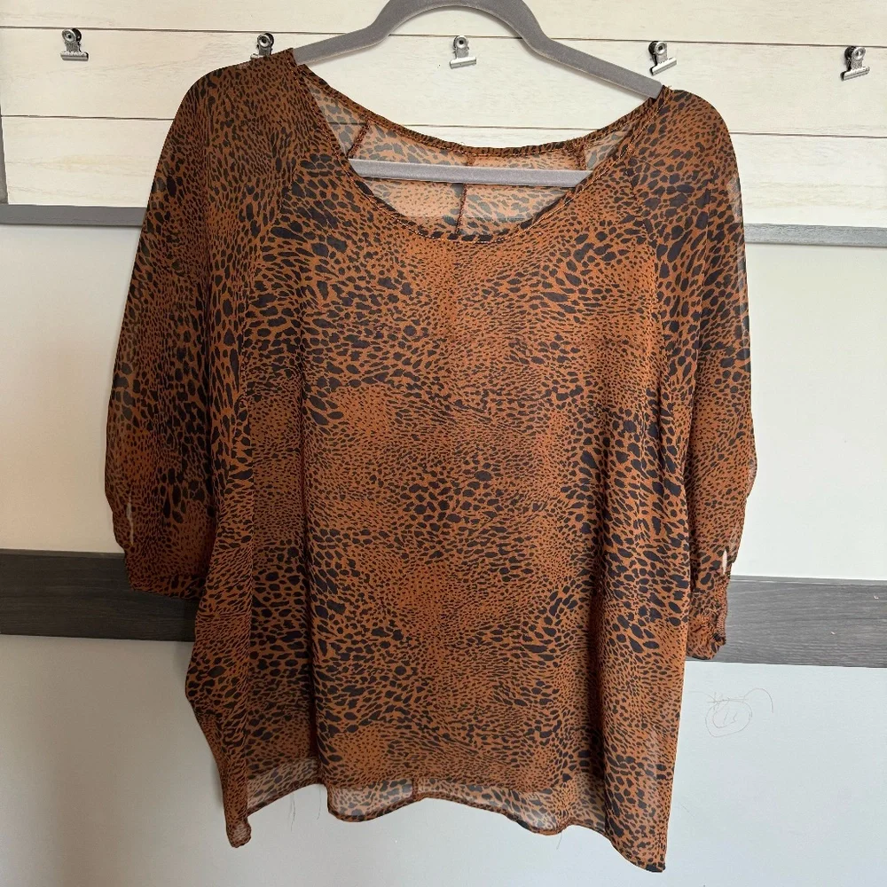 Dolman short sleeve lightweight transparent animal print size Medium - Picture 3 of 10